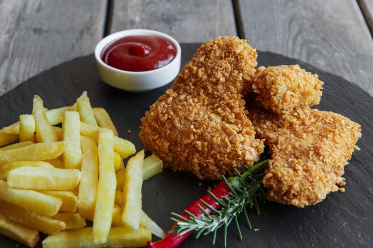 Obalovaná kuřecí křidélka v parmezánu