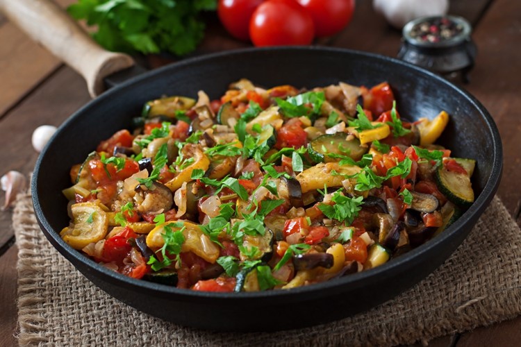 Zeleninový ratatouille na pánvi